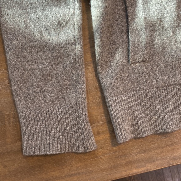 Men’s Banana Republic Wool Cardigan Sweater, size L - Picture 8 of 9